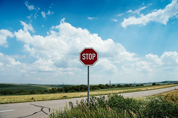 포토 JPG 주간 나무 구름 해외풍경 유럽 도로 여행 자연 하늘 풍경 사람없음 야외 표지판 감성 체코 프라하 동유럽 모라비아 국내포토 자연요소 식물 해외 나라 길 컨셉 교통시설 알림판 생태계 파일형식