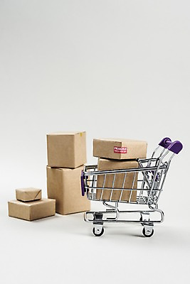 포토 JPG 스튜디오촬영 실내 근접촬영 사람없음 쇼핑 상자 쌓기 여러개 쇼핑카 종이상자 오브젝트 담기 택배상자 국내포토 뷰포인트 다수 모션 내부 카트 택배 파일형식