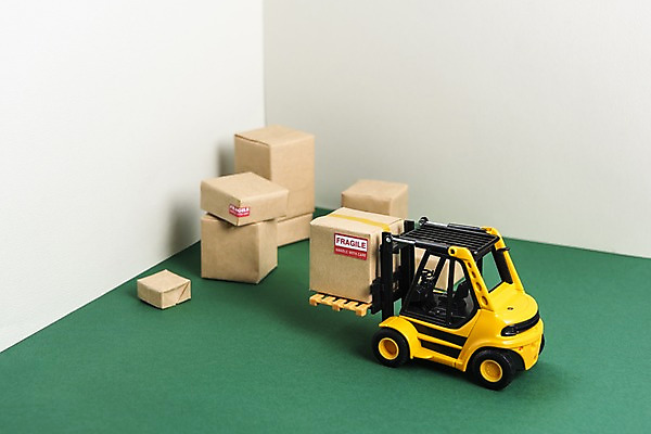 포토 JPG 스튜디오촬영 실내 근접촬영 사람없음 쌓기 여러개 운반 종이상자 배송 오브젝트 택배 지게차 택배상자 국내포토 뷰포인트 다수 모션 내부 상자 운송업 중장비 파일형식