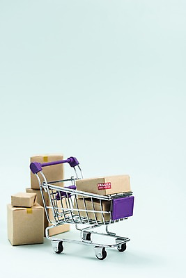 포토 JPG 스튜디오촬영 실내 근접촬영 사람없음 쇼핑 상자 쌓기 여러개 쇼핑카 종이상자 오브젝트 담기 택배상자 국내포토 뷰포인트 다수 모션 내부 카트 택배 파일형식