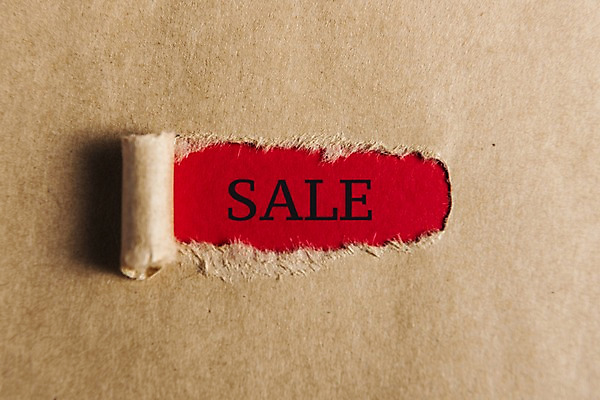 포토 JPG 스튜디오촬영 영어 종이 백그라운드 실내 근접촬영 사람없음 빨간색 단어 쇼핑 세일 찢어짐 국내포토 문자 뷰포인트 컬러 모션 내부 파일형식