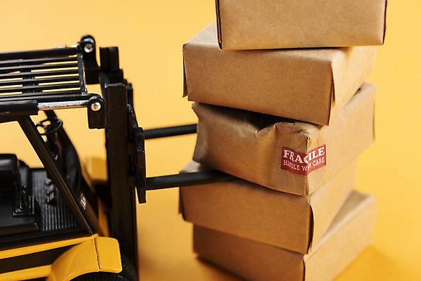 포토 JPG 스튜디오촬영 실내 근접촬영 사람없음 쌓기 손상 운반 종이상자 배송 오브젝트 지게차 찌그러짐 국내포토 뷰포인트 컨셉 모션 내부 상자 중장비 파일형식