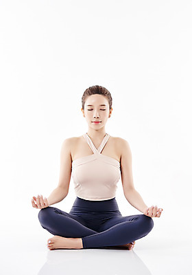 포토 JPG 스튜디오촬영 전신 여자 포즈 요가 스튜디오 실내 건강 한명 앉기 20대 성인 앞모습 운동복 스트레칭 한국인 흰배경 필라테스 성인여자한명만 아사나자세 국내포토 1 웰빙 옷 뷰포인트 백그라운드 모션 사람 동양인 청년 내부 운동 요가자세 흰색 여자한명만 성인여자만 파일형식