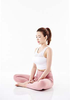 포토 JPG 스튜디오촬영 전신 여자 포즈 요가 스튜디오 실내 건강 한명 앉기 20대 성인 옆모습 운동복 스트레칭 한국인 흰배경 필라테스 성인여자한명만 나비자세 국내포토 1 웰빙 옷 뷰포인트 백그라운드 모션 사람 동양인 청년 내부 운동 요가자세 흰색 여자한명만 성인여자만 파일형식