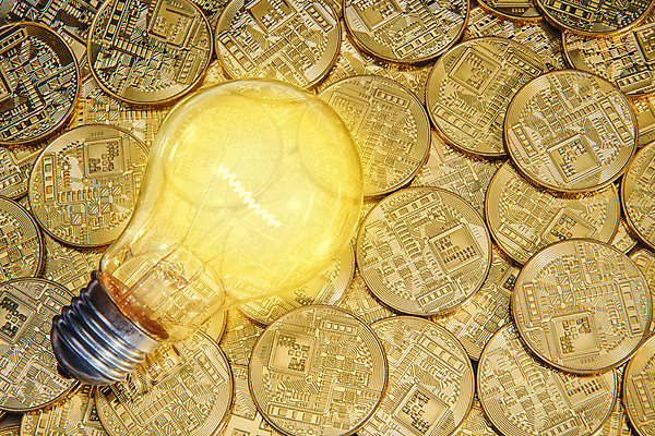 포토 JPG 스튜디오촬영 돈 전구 실내 근접촬영 사람없음 금융 빛 하이앵글 동전 외화 돈더미 가상화폐 국내포토 뷰포인트 내부 경제 재산 파일형식 더미