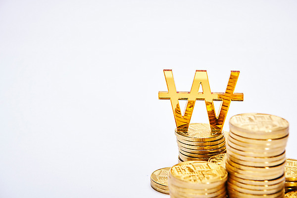 포토 JPG 스튜디오촬영 돈 실내 근접촬영 사람없음 금융 쌓기 동전 원화 금화 동전탑 가상화폐 국내포토 뷰포인트 모션 내부 경제 재산 황금 파일형식