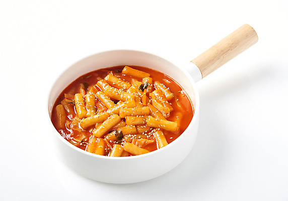 포토 JPG 스튜디오촬영 실내 누끼 근접촬영 사람없음 프라이팬 떡볶이 분식 흰배경 매움 군것질 국물 길거리음식 밀떡 국물떡볶이 국내포토 음식 뷰포인트 백그라운드 주방용품 디저트 떡 내부 흰색 맛 파일형식
