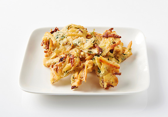 포토 JPG 스튜디오촬영 접시 조각 실내 누끼 근접촬영 사람없음 여러개 튀김 분식 흰배경 군것질 길거리음식 야채튀김 국내포토 식기 음식 뷰포인트 다수 백그라운드 디저트 내부 흰색 파일형식