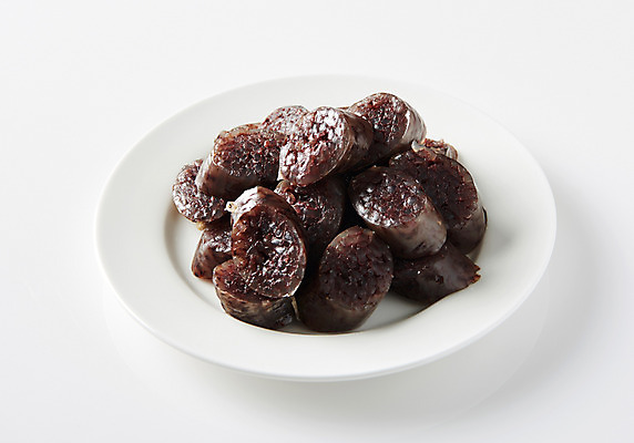 포토 JPG 스튜디오촬영 접시 조각 실내 누끼 근접촬영 사람없음 분식 흰배경 군것질 순대 길거리음식 국내포토 식기 음식 뷰포인트 백그라운드 디저트 내부 흰색 파일형식