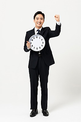 포토 JPG 스튜디오촬영 전신 남자 시계 비즈니스 프레임 실내 한명 미소 들기 사람 정장 손짓 성인 앞모습 30대 손들기 파이팅 한국인 비즈니스맨 성인남자한명만 국내포토 1 옷 뷰포인트 모션 표정 동양인 내부 장년 직장인 남자한명만 성인남자만 파일형식