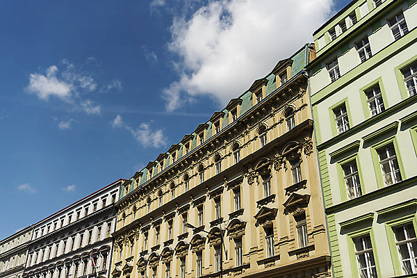 포토 JPG 주간 구름 해외풍경 건축물 유럽풍경 창문 하늘 유럽건축 풍경 사람없음 야외 건물 도시풍경 체코 프라하 해외도시 국내포토 자연요소 해외 건축 유럽 서양건축 도시 파일형식