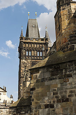 포토 JPG 주간 구름 해외풍경 유럽풍경 하늘 풍경 사람없음 야외 도시풍경 성 성벽 체코 프라하 국내포토 자연요소 해외 건축물 유럽 도시 파일형식