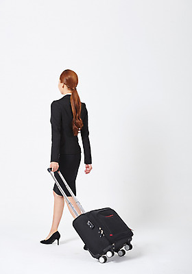 포토 JPG 스튜디오촬영 전신 우먼라이프 여자 포즈 실내 한명 누끼 사람 손짓 20대 성인 옆모습 청춘 걷기 캐리어 한국인 직장인 비즈니스우먼 당기기 출장 치마정장 오피스룩 성인여자한명만 국내포토 직업 1 라이프스타일 옷 뷰포인트 컨셉 비즈니스 모션 동양인 정장 청년 내부 치마 여행가방 여자한명만 성인여자만 파일형식