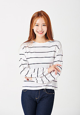 포토 JPG 스튜디오촬영 우먼라이프 응시 여자 포즈 실내 한명 서기 미소 누끼 사람 손짓 상반신 20대 성인 앞모습 캐주얼 청춘 팔짱 한국인 성인여자한명만 국내포토 1 라이프스타일 시선 옷 뷰포인트 컨셉 모션 표정 동양인 청년 내부 여자한명만 성인여자만 파일형식