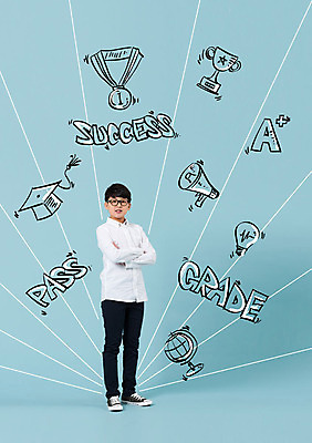 전신 편집이미지 응시 남자 학사모 전구 청소년 포토일러 한명 서기 사람 10대 팔짱 확성기 한국인 우승 트로피 메달 청소년교육 합격 에이플러스 등급 십대남자한명만 안경낌 이미지편집 AI파일 모자_잡화 1 시선 교육 안경 졸업 모션 동양인 최고 상_우승 점수 상_상패 남자한명만 십대남자만 파일형식 벡터