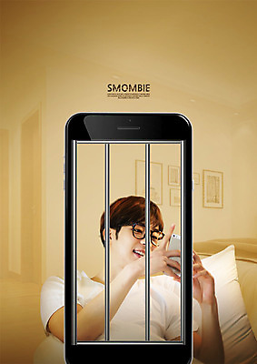 PSD 편집이미지 응시 남자 액자 베개 한명 미소 들기 사람 상반신 20대 성인 스마트폰 눕기 한국인 사회이슈 창살 중독 성인남자한명만 스몸비 이미지편집 1 시선 컨셉 침구 모션 표정 동양인 청년 핸드폰 스마트기기 신조어 남자한명만 성인남자만 파일형식