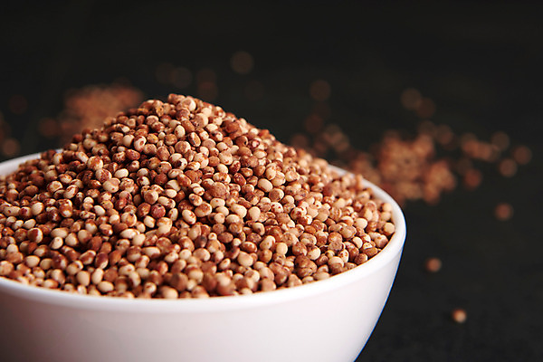 포토 JPG 스튜디오촬영 그릇 검은배경 곡류 실내 근접촬영 사람없음 추수 가득함 담기 잡곡 수수 국내포토 식기 뷰포인트 백그라운드 농업 모션 내부 검은색 파일형식