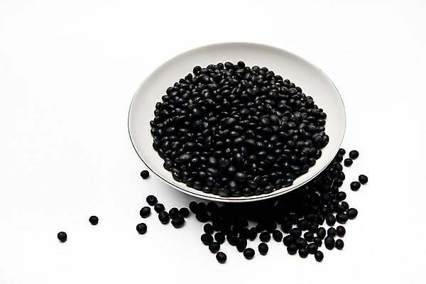 포토 JPG 스튜디오촬영 접시 곡류 실내 사람없음 하이앵글 추수 가을 흰배경 유기농 담기 흘림 검정콩 플랫레이 국내포토 식기 웰빙 계절 뷰포인트 백그라운드 농업 모션 콩 내부 흰색 플랫 파일형식