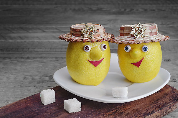 포토 JPG 해외이미지 접시 음식 조각 크리스마스 2 다이어트 과일 탁자 디저트 귤 건강 서기 미소 사람없음 장식 컬러풀 갈색 노란색 껍질 흰색 시골 신선 눈송이 달콤 맛 아침식사 설탕 레몬 손목시계 오브젝트 유기농 날것 내추럴 숙성 채식주의자 핸드메이드 해외202004 해외포토 식기 웰빙 기념일 시계 컬러 가구 컨셉 장신구 모션 눈_날씨 표정 식사 채식 파일형식 이미지허브