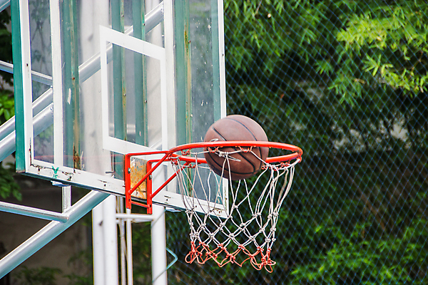 포토 JPG 해외이미지 공원 스포츠 백그라운드 공 자연 놀이 거리 농구 사람없음 야외 목재 초록색 여름 운동 바구니 우주 경쟁 장비 게임 흰색 반지 우승 원형 그물 테두리 복고 점수 고립 골 법정 옛날 해외202004 해외포토 도형 나무 계절 공공시설 컬러 컨셉 재료 장신구 건강 구기 최고 생태계 파일형식 이미지허브