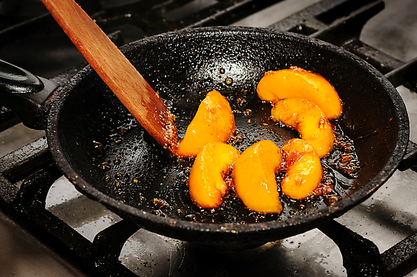 포토 JPG 해외이미지 과일 요리 사람없음 목재 주방 검은색 튀김 달콤 큼 준비 상업 망고 그런지 방법 진짜 해외202004 해외포토 나무 음식 컬러 재료 맛 크기 열대과일 파일형식 이미지허브