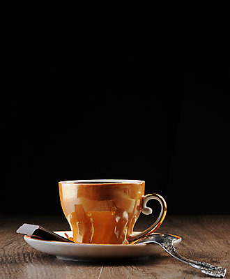 포토 JPG 해외이미지 디자인 커피 음료 백그라운드 탁자 따뜻함 사람없음 목재 컵 갈색 식당 숟가락 검은색 침묵 카페 머그컵 흰색 뜨거움 차 아침식사 찻잔 상쾌 에스프레소 고립 카페인 해외202004 해외포토 나무 식기 감정 컬러 가구 재료 잔 수저 상점 식사 소리 파일형식 이미지허브