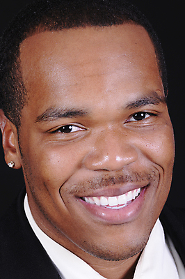 포토 JPG 해외이미지 모델 남자 행복 얼굴 한명 웃음 청년 귀걸이 검은색 기쁨 해외202004 해외포토 1 감정 컬러 장신구 표정 사람 성인 신체부위 파일형식 이미지허브