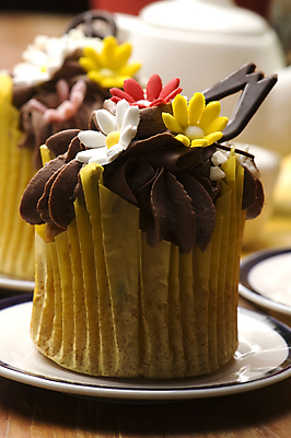 포토 JPG 해외이미지 전통 꽃잎 꽃 커피 분홍색 유리 탁자 디저트 서기 사람없음 장식 컵 파티 과자 케이크 초콜릿 꽃병 봄 튤립 신선 아침식사 컵케이크 굽기 배열 머핀 스펀지 핸드메이드 해외202004 해외포토 식물 식기 계절 음료 음식 빵 컬러 가구 모션 재질 이벤트 식사 구이 파일형식 이미지허브