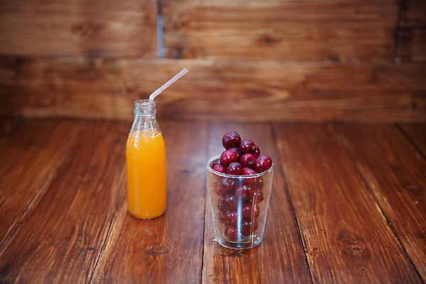 포토 JPG 해외이미지 접시 열매 음식 백그라운드 잎 농업 과일 자연 유리 탁자 디저트 건강 사람없음 목재 빨간색 정원 얼음 식사 주스 추위 신선 체리 그룹 사발 달콤 맛 먹기 유기농 내추럴 숙성 채식주의자 해외202004 해외포토 자연요소 나무 식물 식기 웰빙 산업 음료 컬러 가구 컨셉 재료 모션 재질 사기그릇 생태계 채식 파일형식 이미지허브