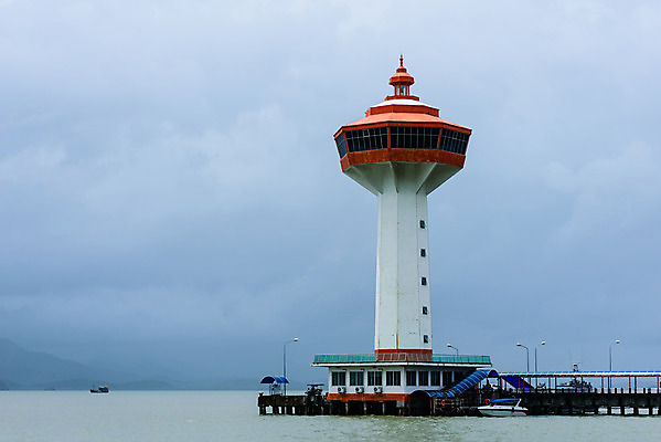 포토 JPG 해외이미지 구름 바다 자연 하늘 날씨 주택 등대 미술 풍경 사람없음 야외 가로 물 빛 탑 항구 어둠 흰색 도시 폭풍 공상 흐림 해외202004 해외포토 자연요소 건축물 컬러 교통시설 문화예술 건물 생태계 파일형식 이미지허브