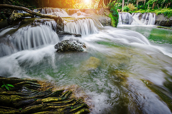 포토 JPG 해외이미지 나무 호수 여행 잎 모션 태국 자연 휴가 휴식 국립공원 풍경 사람없음 야외 초록색 여름 강 컬러풀 태양 활발 폭포 흐름 신선 숲 당구 내추럴 해외202004 해외포토 자연요소 식물 계절 공원 아시아 컬러 컨셉 구기 생태계 파일형식 이미지허브