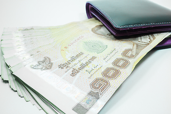 포토 JPG 해외이미지 컨셉 지폐 돈 비즈니스 태국 사람없음 금융 쇼핑 세일 달러 흰색 지갑 재산 고급 주식 왕 투자 상업 계산서 빚 비용 해외202004 해외포토 아시아 컬러 경제 파일형식 이미지허브