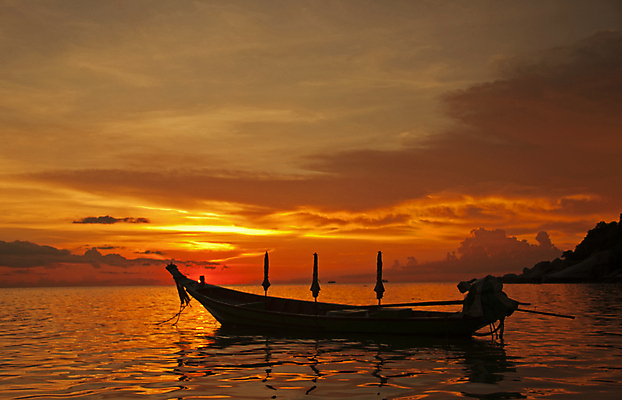 포토 JPG 해외이미지 구름 실루엣 아시아 태국 자연 하늘 풍경 사람없음 야외 물 관광지 평화 일몰 보트 해외202004 해외포토 자연요소 나라 여행 컨셉 배_교통 촬영기법 노을 생태계 파일형식 이미지허브
