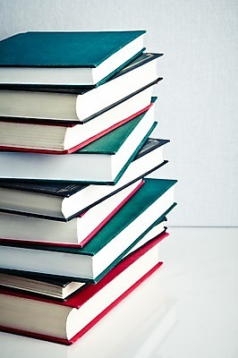 포토 JPG 해외이미지 학생 교육 종이 과학 학교 표면 사람없음 책 빨간색 초록색 파란색 스터디 반사 쌓기 검은색 자료 정보 수확 골동품 덮개 흰색 그룹 도서관 수집 읽기 오브젝트 흰배경 대학교 문학 페이지 양장본 수납 시트 보관소 옛날 출판 많음 해외202004 해외포토 컬러 백그라운드 컨셉 농업 모션 학습 뚜껑 저장 파일형식 이미지허브