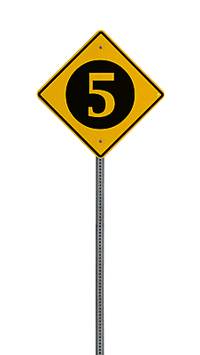 포토 JPG 해외이미지 여행 컨셉 지도 비즈니스 텍스트 안전 사람없음 노란색 메시지 위험 방향 심볼 사인 출장 도로표지판 5 봉 경고문 고립 제어 조언 카피스페이스 해외202004 해외포토 도로 컬러 경고 숫자 공백 표지판 파일형식 이미지허브