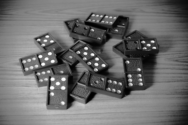 포토 JPG 해외이미지 흑백 사람없음 여러개 도미노 해외202004 해외포토 다수 촬영기법 파일형식 이미지허브