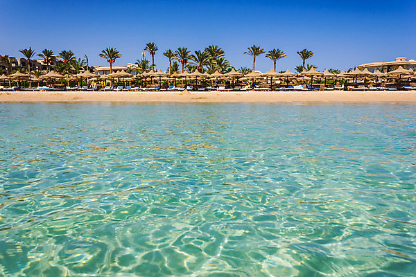 포토 JPG 해외이미지 나무 모래 바다 여행 의자 우산 아프리카 자연 하늘 호텔 휴가 휴식 이집트 손바닥 그림자 풍경 사람없음 야외 물 여름 파란색 노란색 맑음 수영 스파 침대 고급 휴양지 양산 밀짚 야외의자 이국적 파라다이스 수평선 해외202004 해외포토 자연요소 식물 손 계절 나라 컬러 가구 컨셉 숙소 날씨 장소 수상스포츠 짚 생태계 파일형식 이미지허브