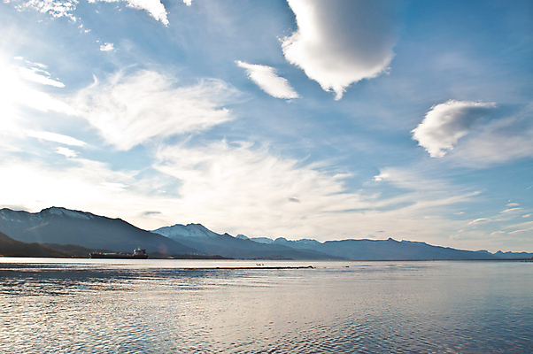 포토 JPG 해외이미지 구름 바다 여행 오렌지 자연 하늘 산 노르웨이 풍경 사람없음 물 파란색 햇빛 태양 반사 일출 일몰 봄 가을 바위 정상 언덕 북쪽 산악지대 카피스페이스 해외202004 해외포토 자연요소 계절 유럽 컬러 과일 노을 공백 돌_바위 방향 생태계 파일형식 이미지허브