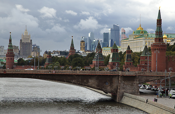포토 JPG 해외이미지 구름 여행 건축양식 하늘 사람없음 도시풍경 도시 러시아 랜드마크 모스크바 크렘린궁전 해외202004 해외포토 자연요소 건축 유럽 풍경 궁전 크렘린 파일형식 이미지허브