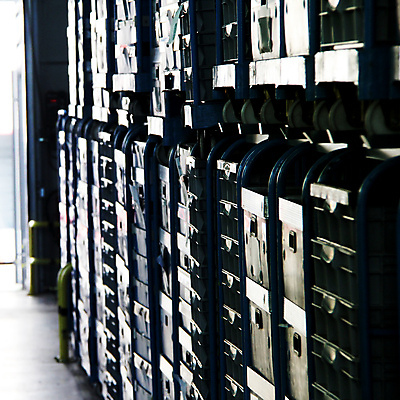 포토 JPG 해외이미지 산업 비즈니스 포장 공장 교통시설 모션 선반 실내 사람없음 내부 건물 상자 노란색 상점 화물 복도 팔레트 상품 주식 나무상자 컨테이너 수집 배송 창고 상업 리프트 패키지 수납 소매 물류 전송 궤 로딩 분배 신발장 하드웨어 공급 해외202004 해외포토 건축물 컬러 가구 교통 공업 금융 컴퓨터 운송업 시설 파일형식 이미지허브