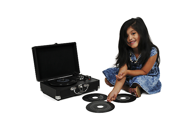 포토 JPG 해외이미지 라이프스타일 어린이 음악 놀이 한명 사람 소녀 유행 소리 수확 기록 잡기 클래식 플라스틱 DJ 향수 싱글 복고 디스코 오디오 스테레오 비닐 턴테이블 뮤지컬 테크노 해외202004 해외포토 1 여자 컨셉 농업 모션 재질 문화예술 생활 전자제품 화장품 춤 파일형식 이미지허브