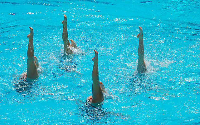 포토 JPG 해외이미지 여자 스포츠 이동 모션 발 건강 사람없음 물 파란색 운동 수영 경쟁 공연 젖음 가리킴 춤 부채 4 다이빙 수영선수 발가락 양발 직진 해외202004 해외포토 자연요소 컬러 컨셉 문화예술 운동선수 사람 손짓 이벤트 신체부위 숫자 수상스포츠 수중스포츠 파일형식 이미지허브
