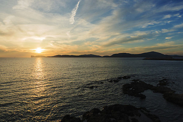 포토 JPG 해외이미지 구름 유럽 바다 여행 백그라운드 오렌지 자연 하늘 휴가 풍경 사람없음 물 여름 태양 반사 일출 황혼 일몰 이탈리아 저녁 지중해 장면 수평선 해외202004 해외포토 자연요소 계절 나라 과일 노을 야간 생태계 파일형식 이미지허브