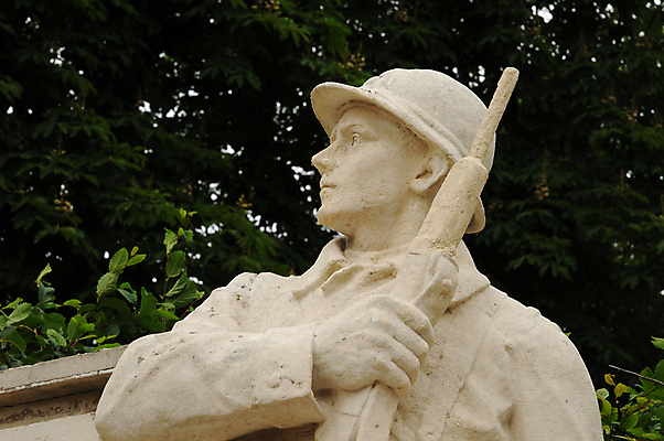 포토 JPG 해외이미지 기념 사람없음 건물 조각상 프랑스 죽음 군용 전쟁 영웅 병정 천연기념물 프랑스어 필승 해외202004 해외포토 문자 건축물 유럽 군대 조형물 우승 파일형식 이미지허브