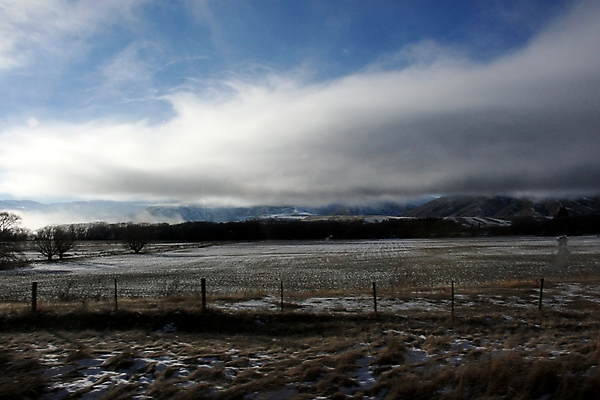 포토 JPG 해외이미지 나무 구름 공원 호수 섬 여행 겨울 밭 포옹 자연 하늘 아침 날씨 새로움 산 풍경 사람없음 파란색 울타리 농장 계곡 냉동 추위 안개 흰색 시골 속도 산등성이 서리 뉴질랜드 흐림 남쪽 내추럴 방목장 벌거벗은 절정 해외202004 해외포토 주간 자연요소 식물 계절 공공시설 컬러 컨셉 농업 안기 담장 오세아니아 방향 생태계 파일형식 이미지허브