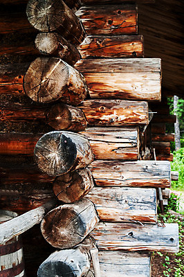 포토 JPG 해외이미지 전통 외관 벽 백그라운드 건축양식 자연 날씨 주택 프레임 사람없음 야외 건물 목재 갈색 미국 시골 거친 재산 숲 오두막 질감 통나무 알래스카 내추럴 수목 옛날 해외202004 해외포토 나무 건축물 건축 컬러 북아메리카 재료 금융 생태계 파일형식 이미지허브