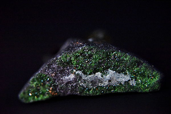 포토 JPG 해외이미지 모양 디자인 자연 선물 사람없음 파란색 빛 탐험 투명 의식 고급 신비 크리스탈 보석 소중 오브젝트 마녀 화산 에메랄드 마법 보물 내추럴 지질학 치유 해외202004 해외포토 교육 컬러 컨셉 산 광석 생태계 파일형식 이미지허브