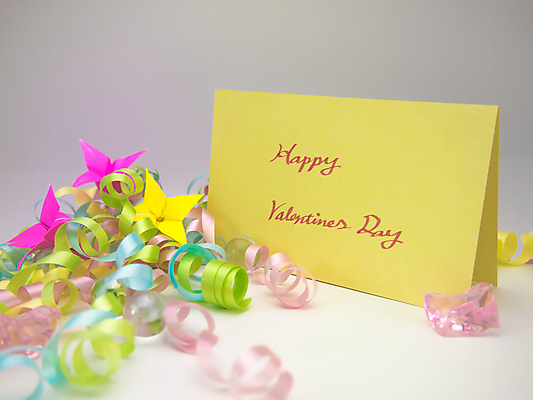 포토 JPG 해외이미지 디자인 계절 기념일 꽃 행복 리본 종이 분홍색 백그라운드 겨울 휴가 프레임 발렌타인데이 선물 미술 이벤트 사람없음 장식 초록색 파란색 상자 노란색 라벨 놀람 기쁨 흰색 축하 인사 신용카드 메시지 달콤 엽서 초대 해외202004 해외포토 식물 감정 컬러 컨셉 데이이벤트 문화예술 표정 금융 예절 맛 편지 파일형식 이미지허브