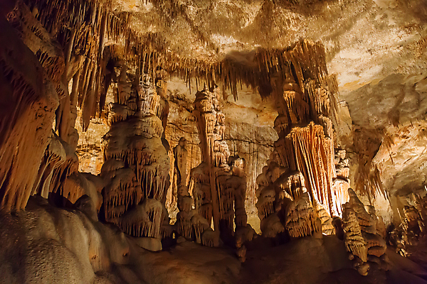포토 JPG 해외이미지 모양 유럽 호수 벽 여행 백그라운드 자연 표면 산 실내 풍경 사람없음 야외 물 여행객 평화 바위 구멍 동굴 스페인 지하 내추럴 깊이 땅바닥 방법 옛날 종유석 지질 지질학 해외202004 해외포토 자연요소 교육 나라 컨셉 바닥 사람 내부 돌_바위 생태계 파일형식 이미지허브