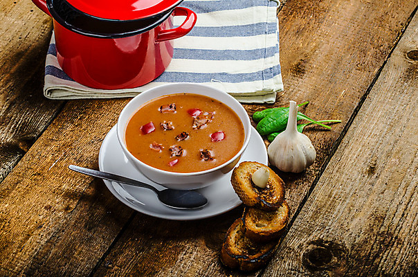 포토 JPG 해외이미지 전통 접시 유럽 음식 빵 토마토 고추 양파 주택 감자 파프리카 따뜻함 파슬리 마늘 육류 돼지고기 요리 사람없음 빨간색 숟가락 식사 저녁식사 소고기 흰색 신선 뜨거움 사발 맛 수프 냄비 허브 매움 토스트 베이컨 후추 시금치 헝가리 점심식사 바이오 크루통 핸드메이드 해외202004 해외포토 식물 식기 나라 컬러 컨셉 채소 식재료 수저 건물 사기그릇 솥 향신료 동유럽 파일형식 이미지허브